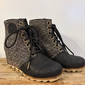 Sorel Black and Gray Heeled Boots